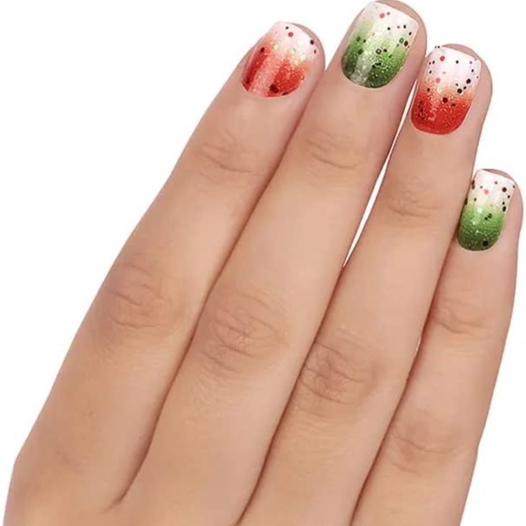 Color Street Holiday Nails - Make Spirits Bright - Picture 4 of 9
